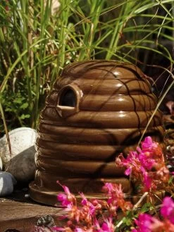 Ceramic Bumblebee House