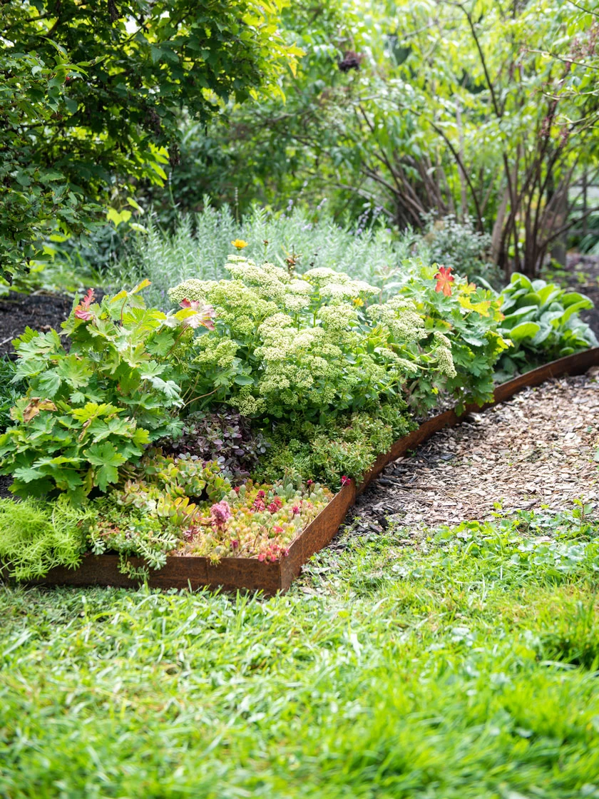 Corten Angle Landscape Edging 44", Set Of 2